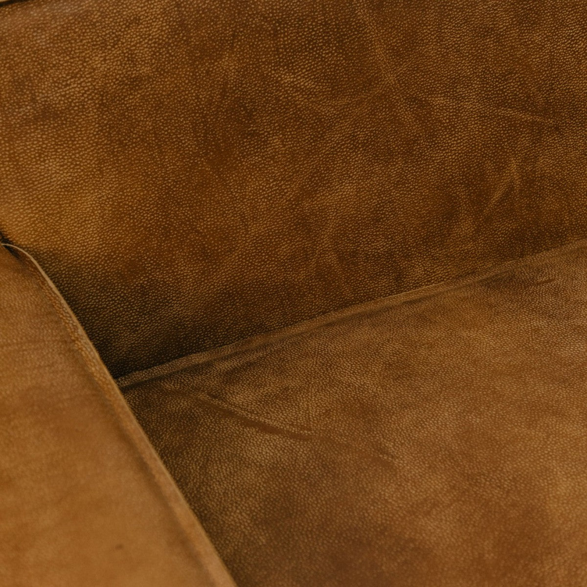 HANKI Alden full grain leather sofa seat cushion seam close-up