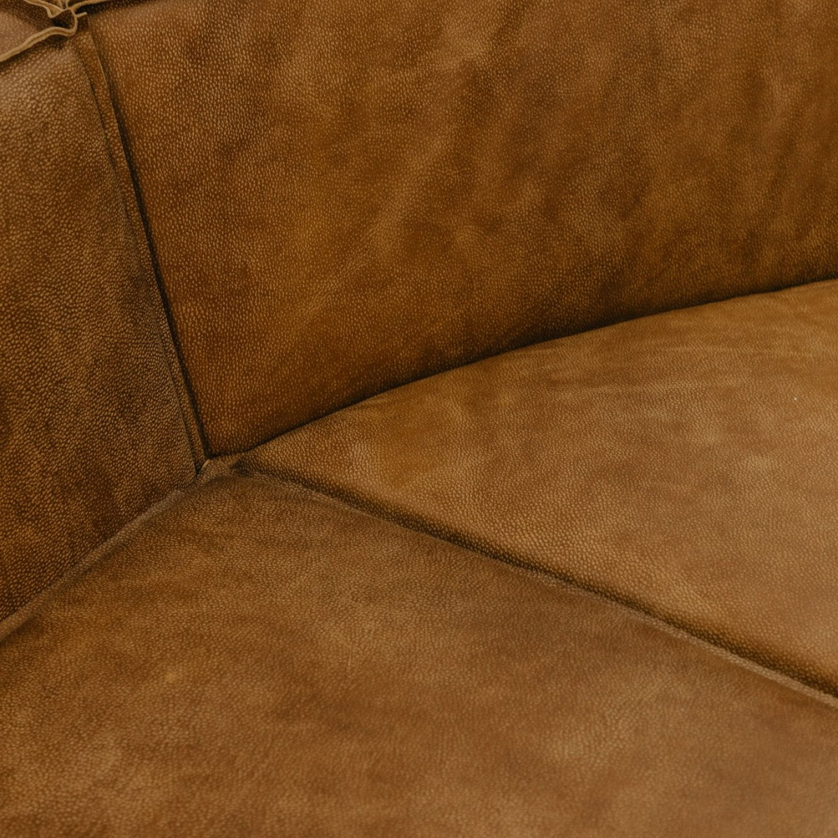 HANKI Alden leather sofa corner upholstery texture close-up
