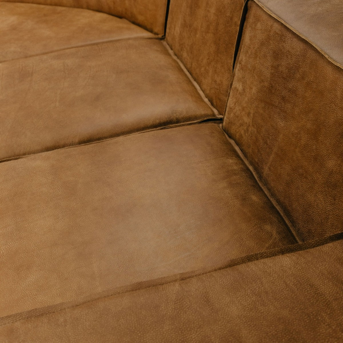 HANKI Alden leather sofa upholstery texture close-up