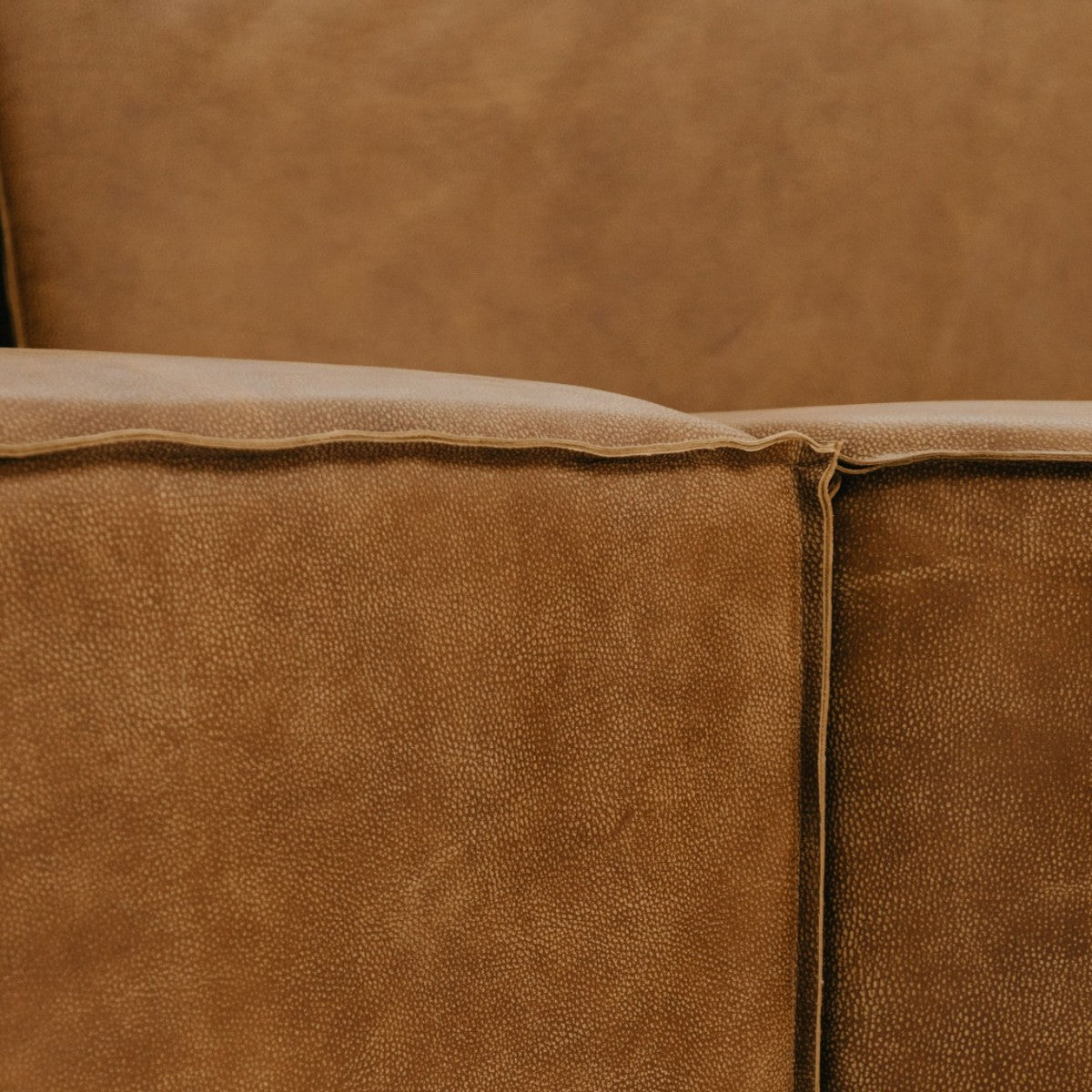 HANKI Alden leather sofa cushion top seam and panel detail