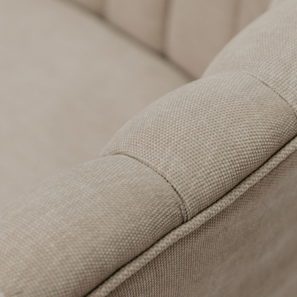 HANKI Serein channel back sofa armrest close-up
