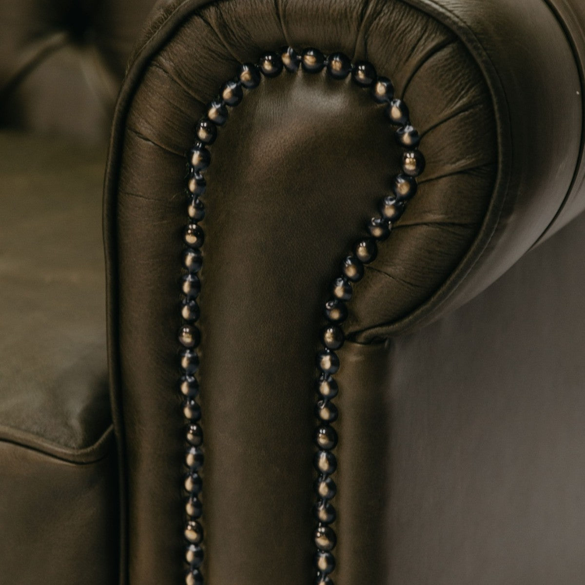HANKI Dorne Chesterfield sofa nailhead trim close-up