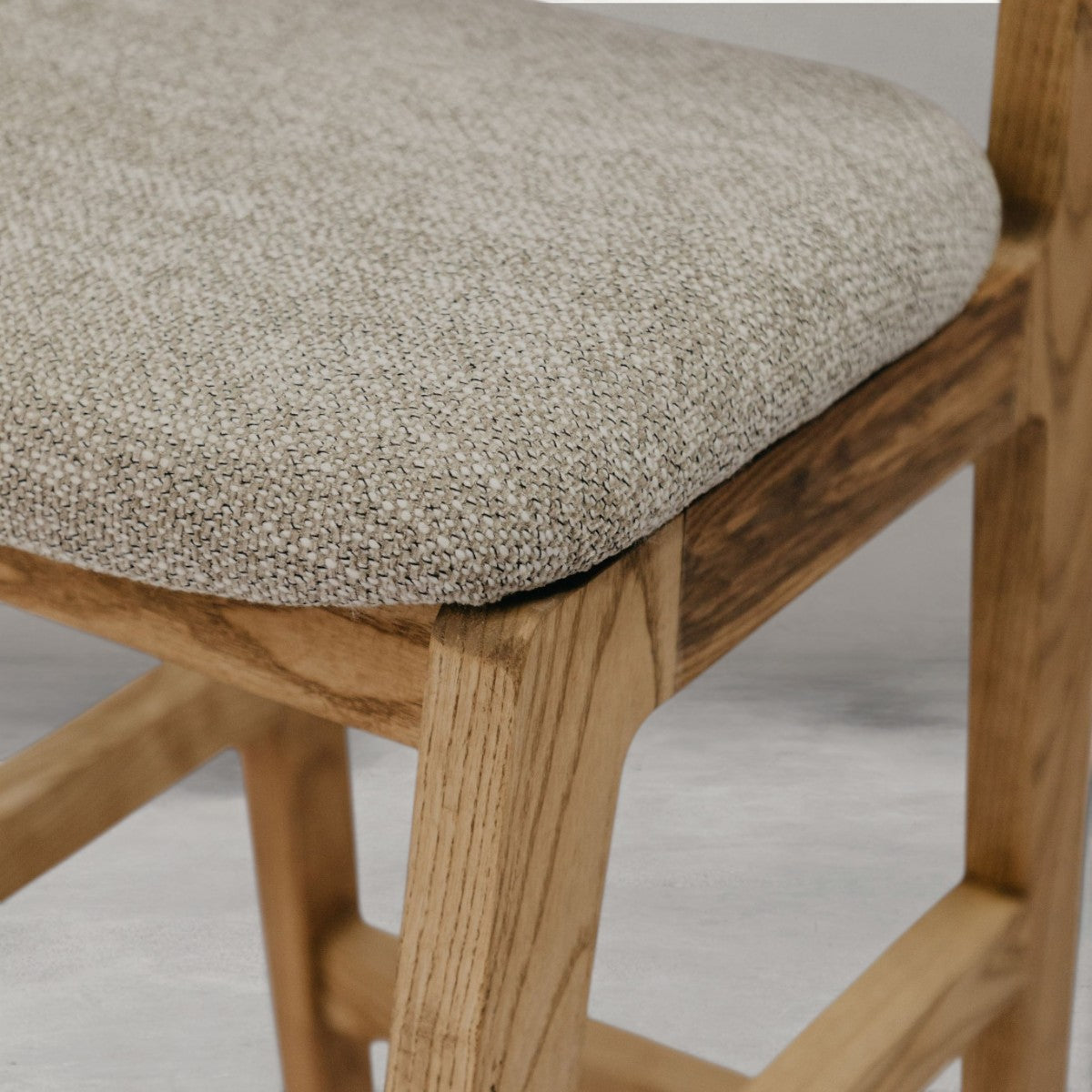 HANKI Calyx Bar Chair side view