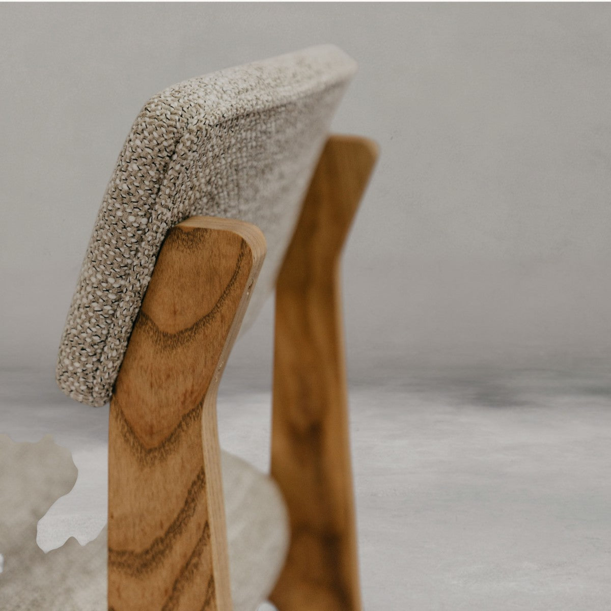 HANKI Calyx Bar Chair lifestyle view