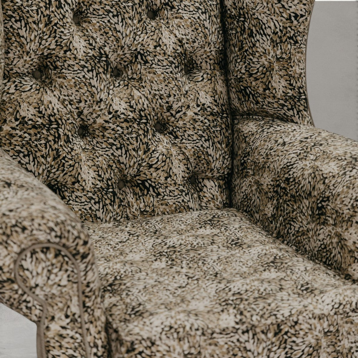 HANKI Verin Wingback olive chair lifestyle view