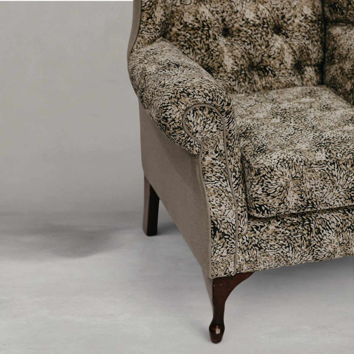 HANKI Verin Wingback olive chair back view