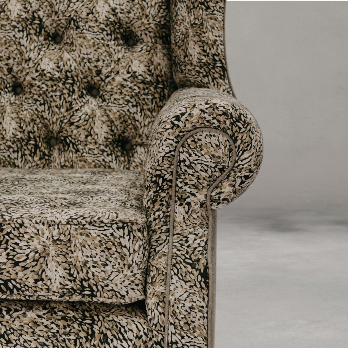 HANKI Verin Wingback olive chair detail view