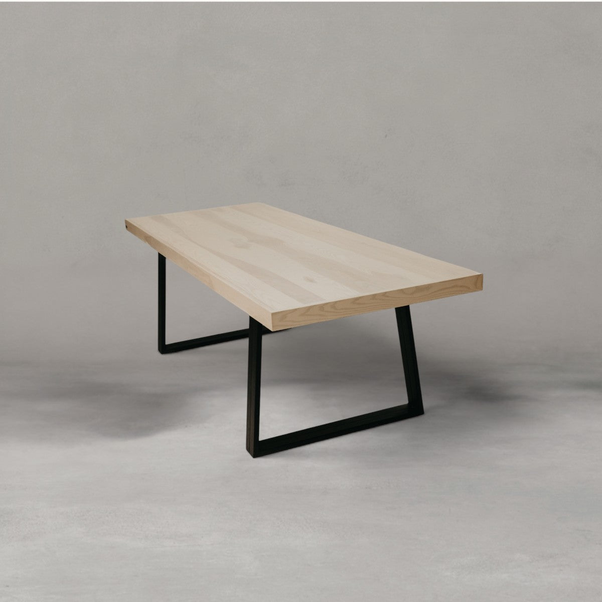 HANKI Caelen dining table timber grain detail