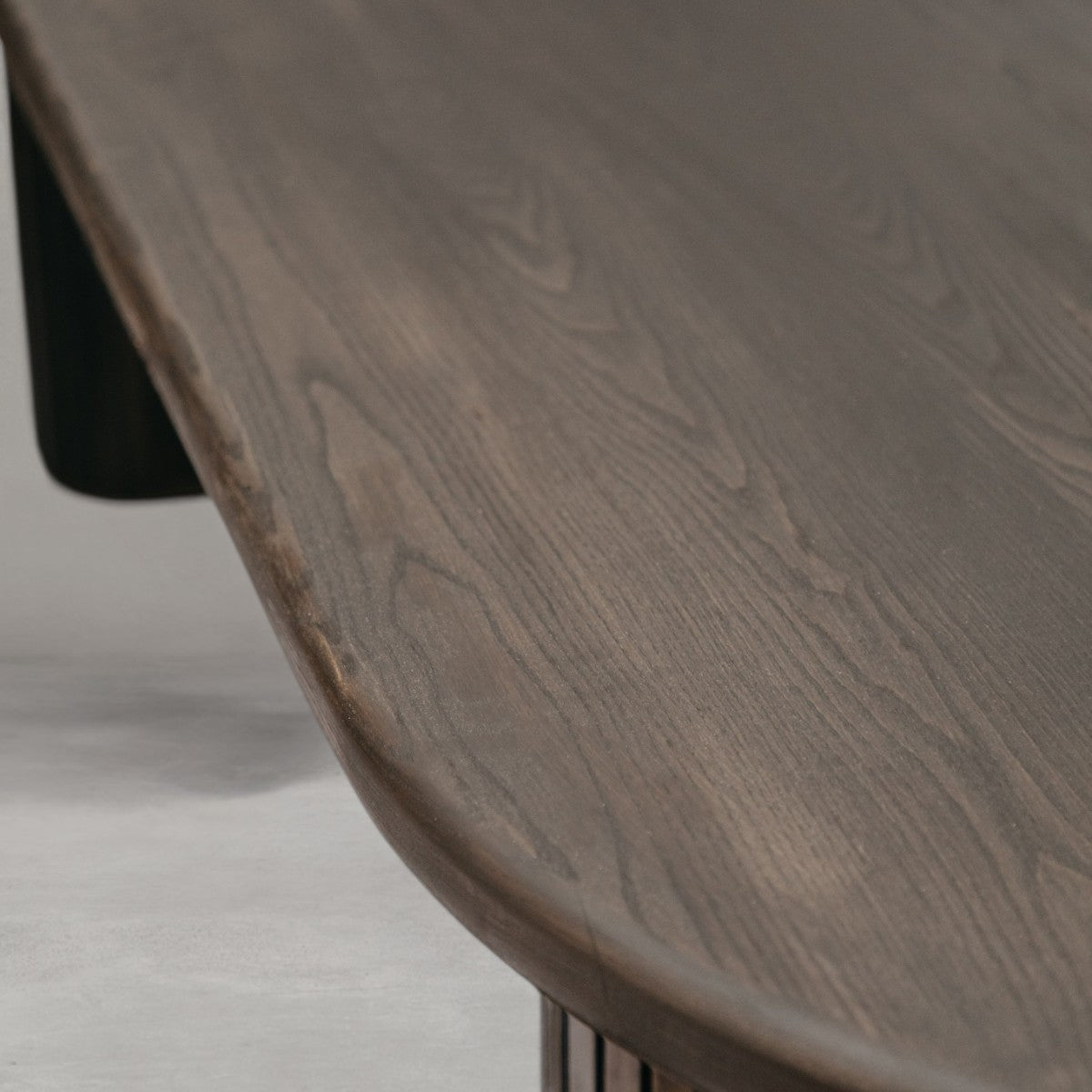 HANKI Elborn dining table lifestyle view