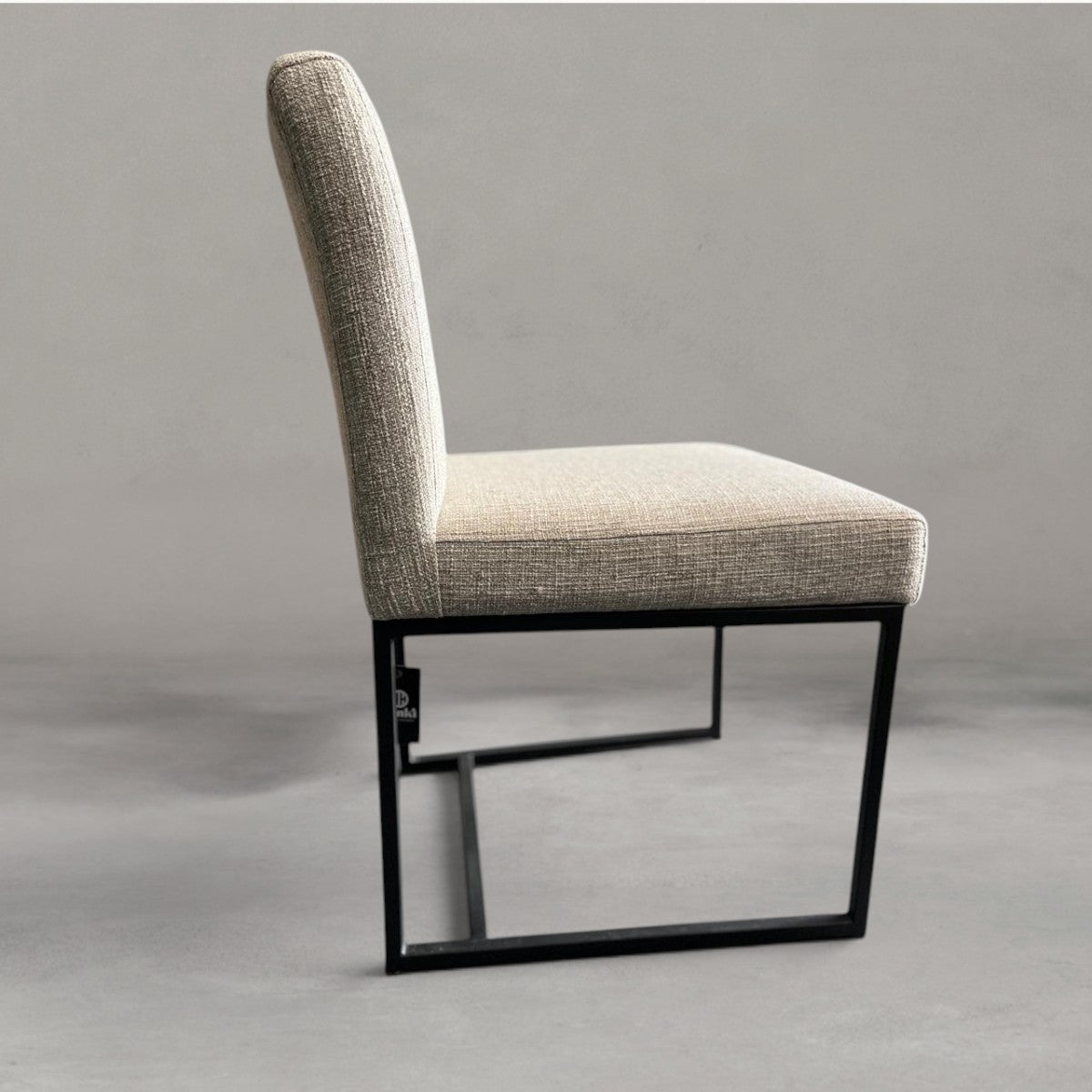 HANKI Block Chair side view