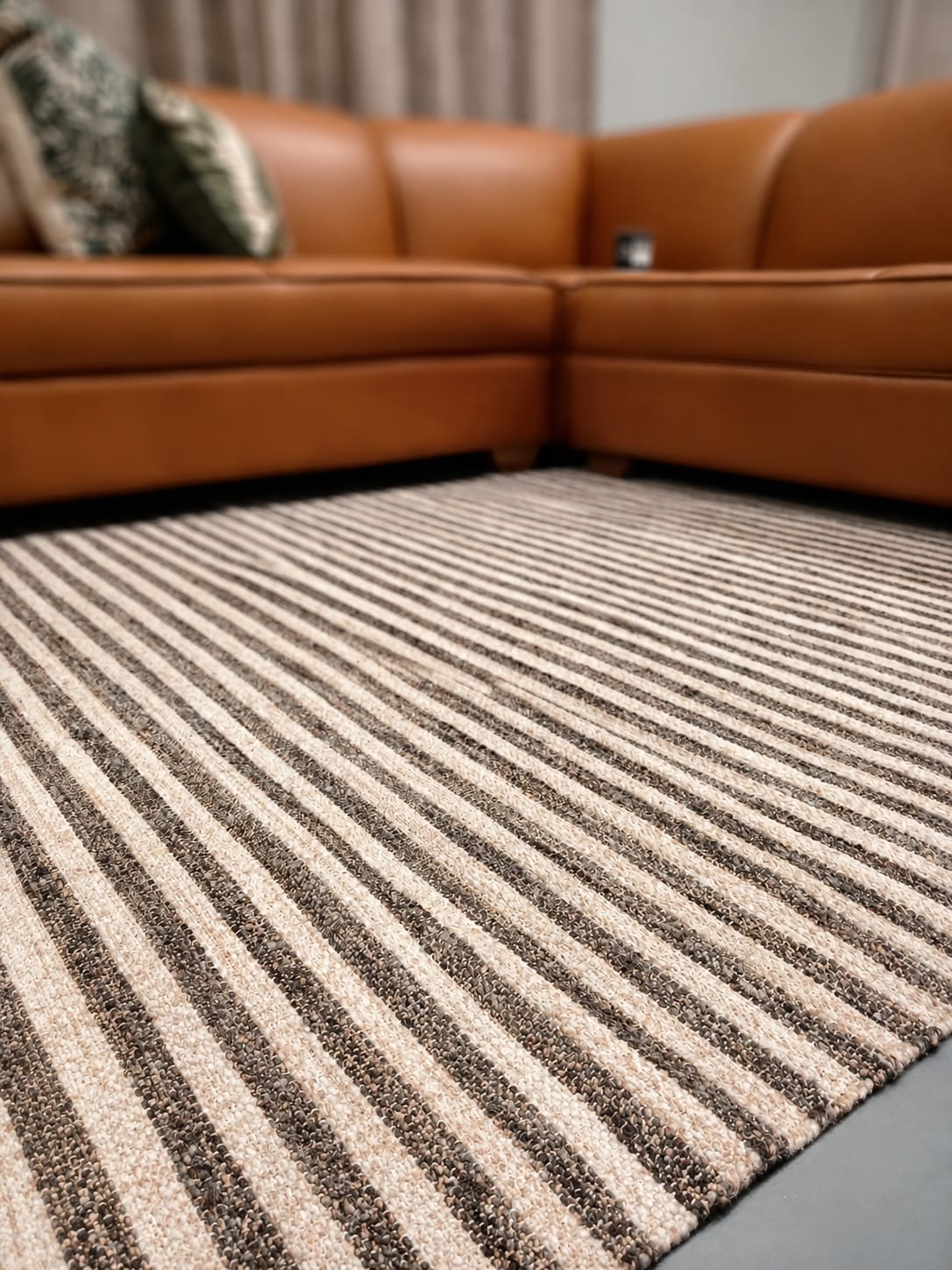 HANKI Paralla Liquorice rug by Hertex styled in the George showroom