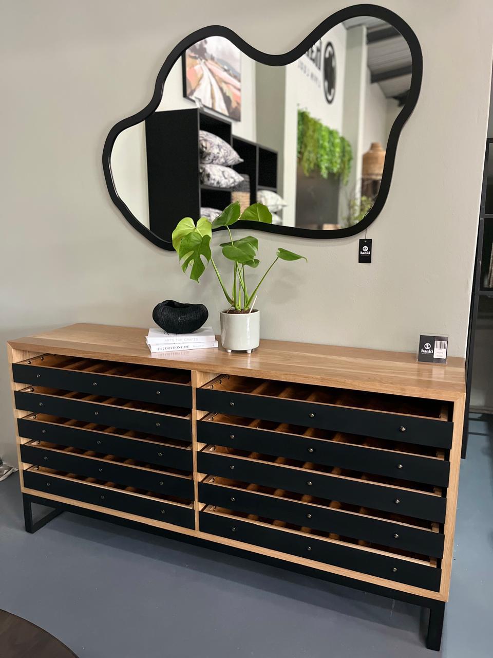 HANKI Talwyn wine display styled in the George showroom