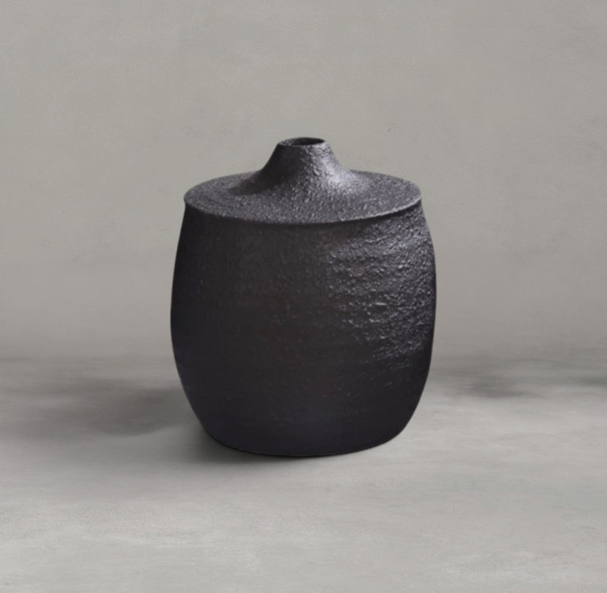 HANKI Kuro Vase Large black ceramic decor vase