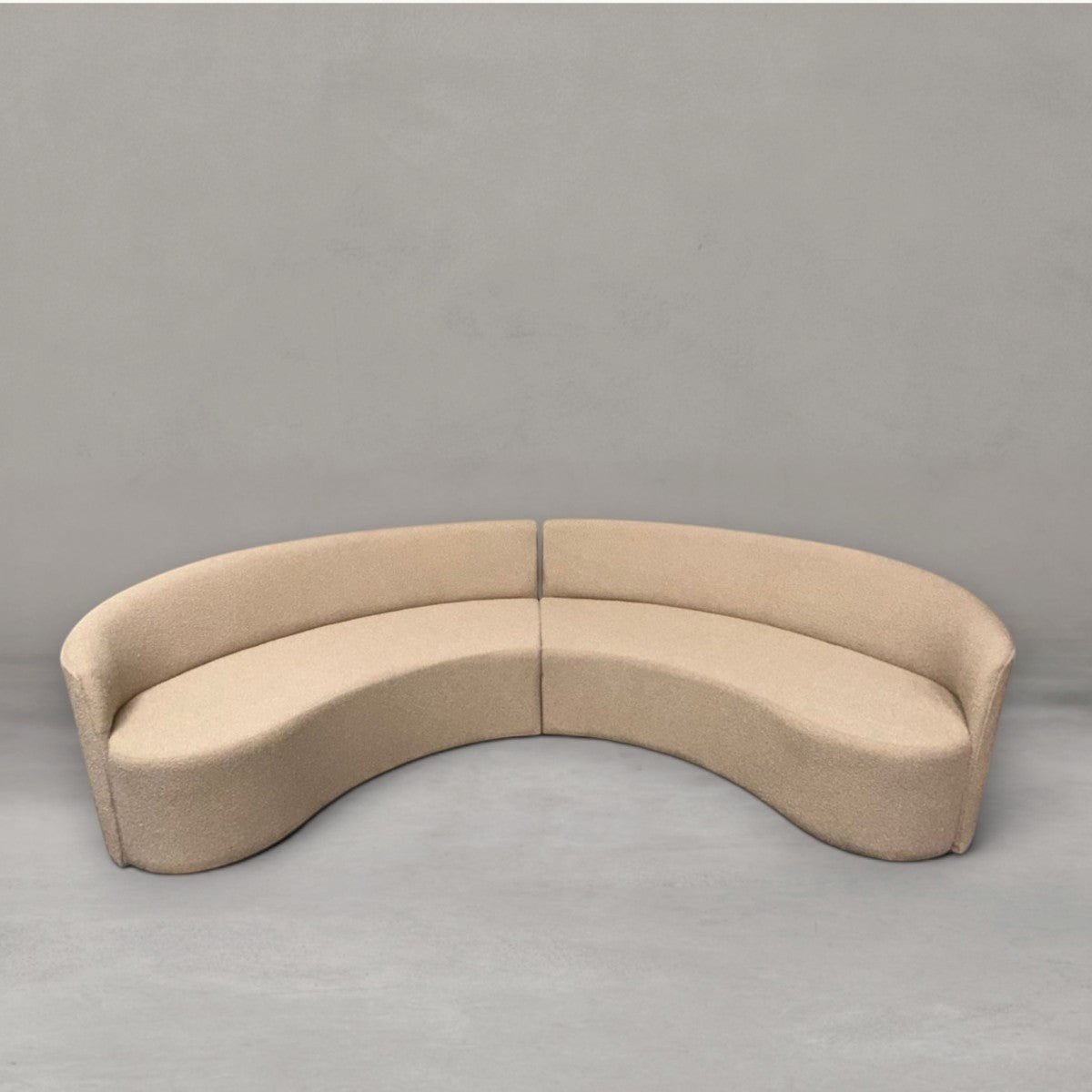HANKI Luna boucle crescent sofa front view