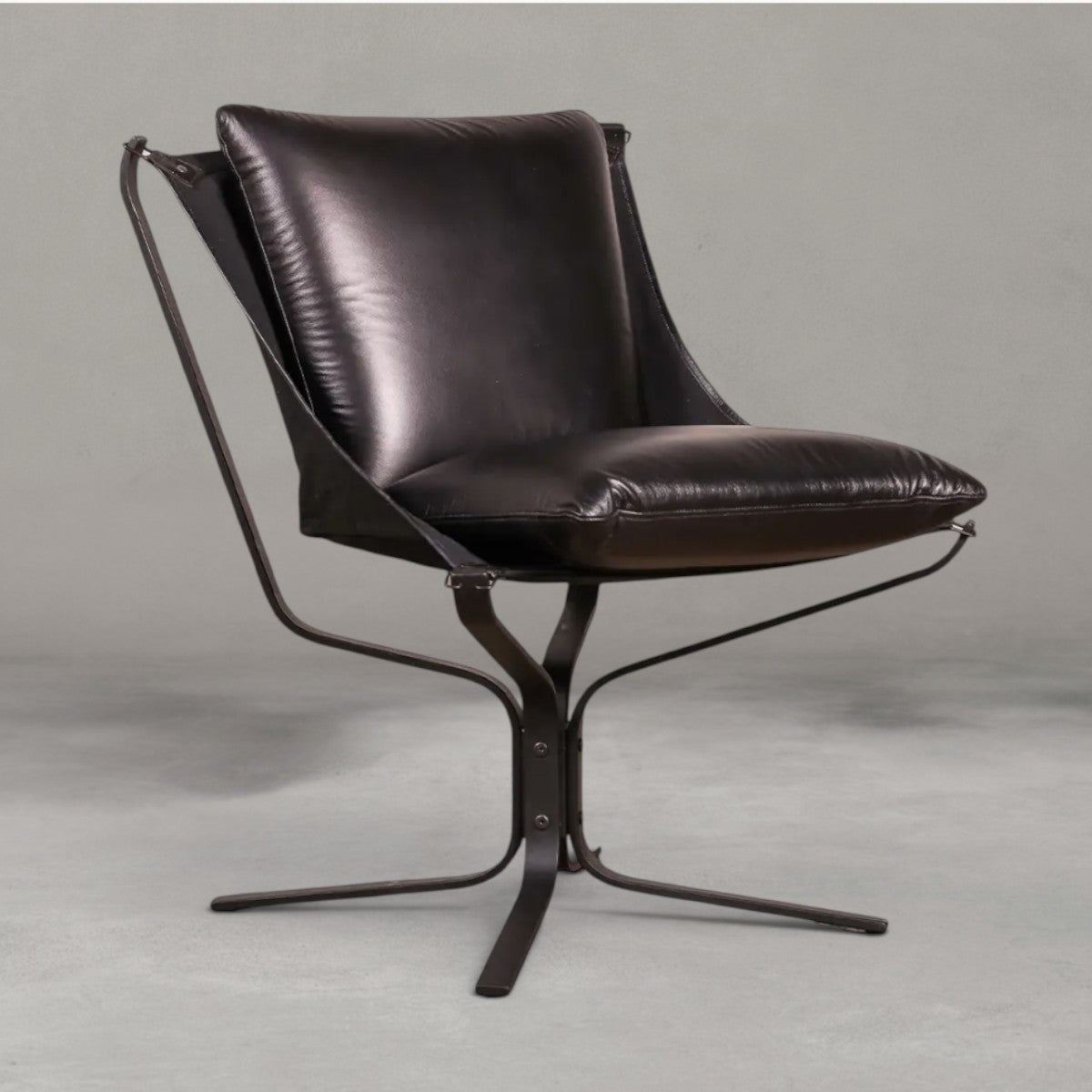 HANKI Ravn Chair side view