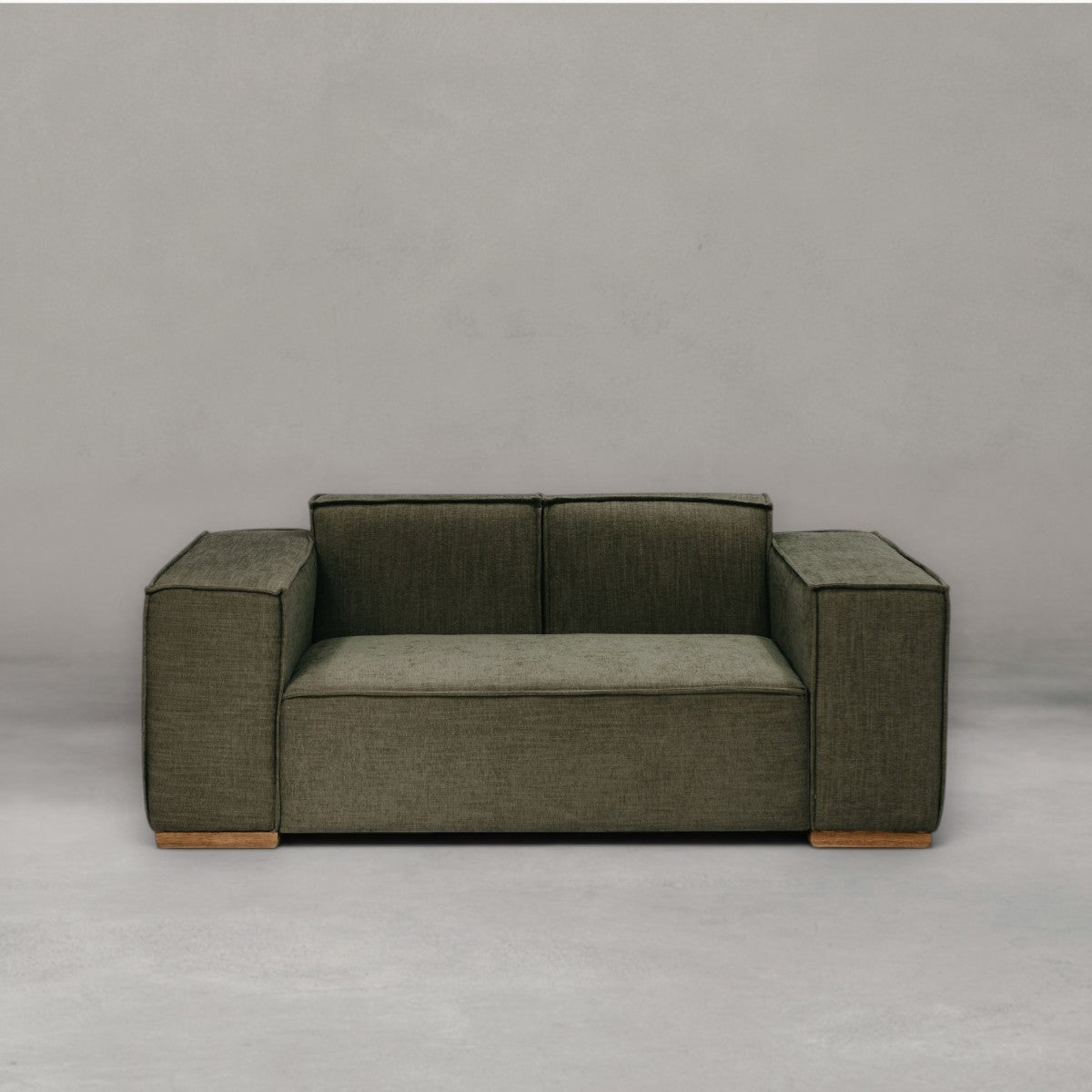 HANKI Saphen luxury fabric sofa front view