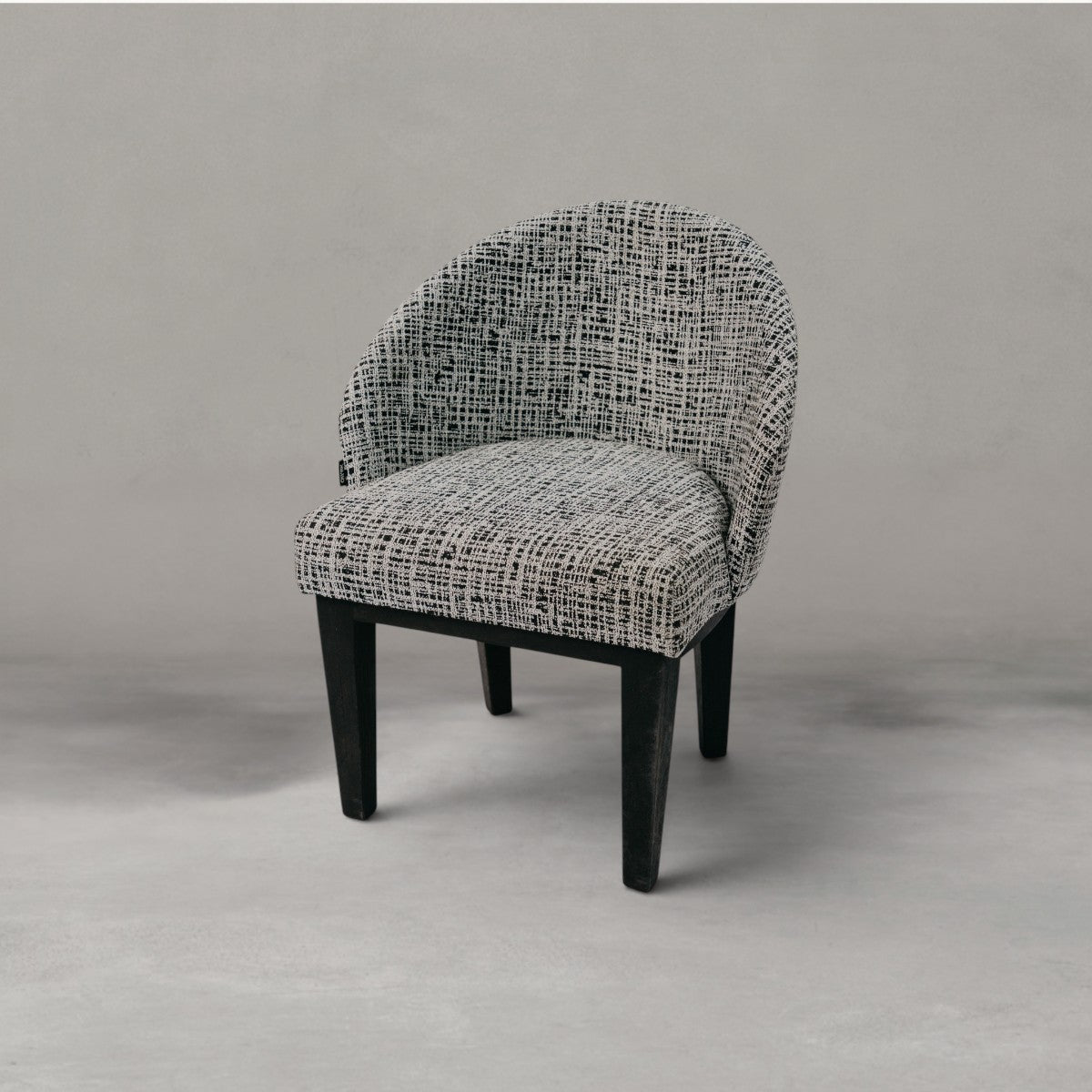 HANKI Varo Dining Chair luxury dining chair front view